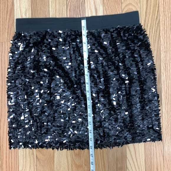 Black Sparkly Sequin Mini Skirt - Picture 5 of 5